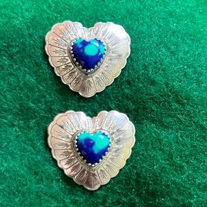 Vintage Southwestern sterling silver heart earrings.